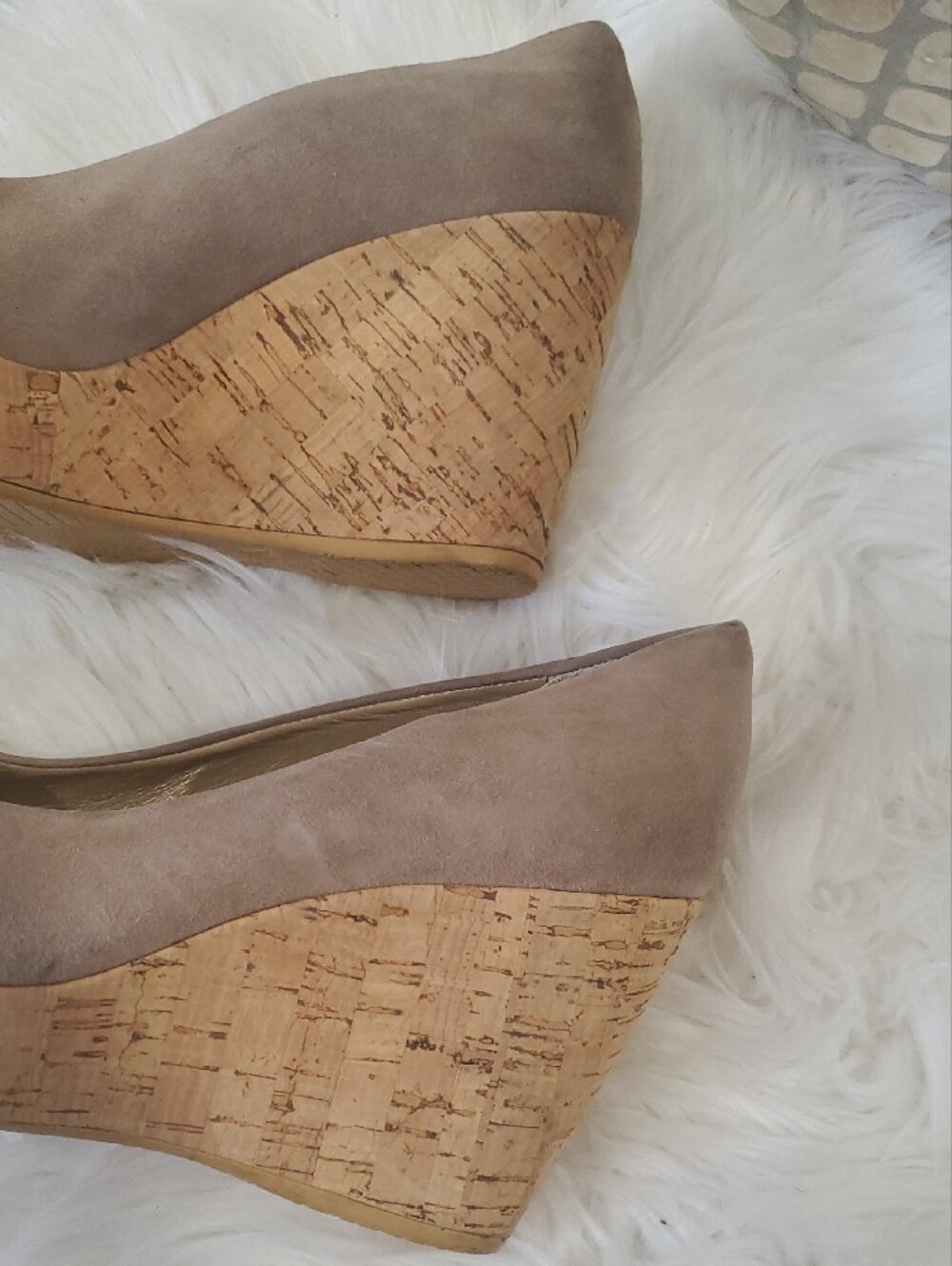 Stuart Weitzman Taupe Suede Cork Wedge Pumps Open Toe Size 9.5 - Picture 2 of 13